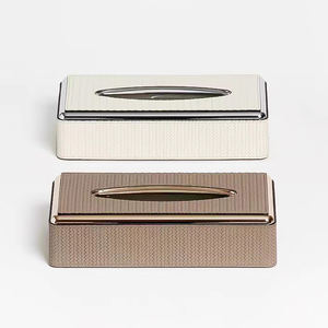 Boîte à mouchoirs en cuir de luxe personnalisée de forme carrée avec des rayures dorées pour un usage décoratif d'hôtel Boîte à mouchoirs carrée en métal - Product Image 2