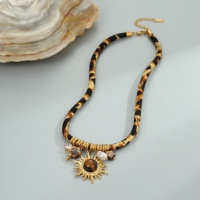 KITI Collier chaîne en tissu léopard avec breloque coeur or 18 carats en acier inoxydable étanche décontracté chic bijoux pour femmes
