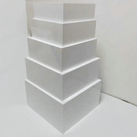 Vente en gros Présentoir cube blanc à fond creux/Présentoir en acrylique Riser en acrylique à 5 faces pour buffet, bonbons, présentoir pour aliments