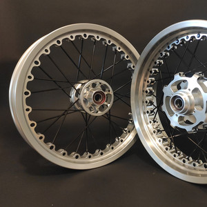 Moto en aluminium anodisé <span class=keywords><strong>S</strong></span> <span class=keywords><strong>1000</strong></span> <span class=keywords><strong>XR</strong></span> Carbone Disque Route tubeless Roues pour <span class=keywords><strong>BMW</strong></span> - Product Image 1