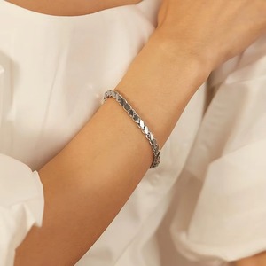 2025 joyería personalizada de moda para hombres, impermeable, hipoalergénico, geométrico, chapado en oro, brazaletes de cadena Simple de acero inoxidable - Product Image 4