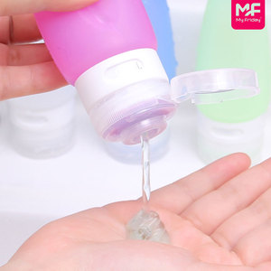Set de artículos de tocador de silicona tamaño viaje 89ml, botella portátil para loción, gel de ducha y champú para usar en aviones - Product Image 3