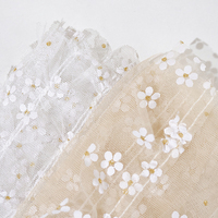 Pas cher prix 100% polyester tricoté fleur floral design 3d broderie net maille dentelle tissu pour vêtement