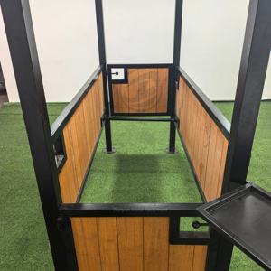 Pintu Ayun/Geser Kandang Kuda Profesional dari Logam Galvanis dengan Desain Bambu, Tahan Lama dan Ekonomis untuk Penanganan Kuda - Product Image 6