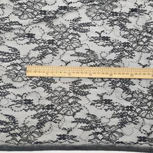 ผ้าลูกไม้ฝรั่งเศสปักเลื่อมสีดำ ผ้าถักลายดอกไม้หรูหราสไตล์วินเทจ ผสมไนลอน ขนาด 150 ซม. - Product Image 3