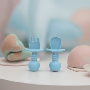 Cucchiaio forchetta in Silicone morbido senza BPA per allenamento per bambini sani 0-12 mesi bambini che imparano a mangiare cibo a manico corto utensile da servizio - Product Image 5