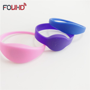 Thông Minh Đọc Viết 213 215 216 Không Thấm Nước Tùy Chỉnh Thiết Kế Tamper Bằng Chứng <span class=keywords><strong>RFID</strong></span> Locker Với Ban Nhạc Cổ Tay Cho Thành Viên Quản Lý - Product Image 6