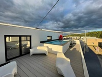 Lantai Luar Ruangan WPC (Wood Plastic Composite) Modern dengan Tekstur Kayu Sikat dan Sistem Interlocking