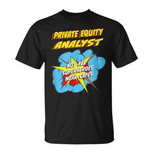 T-shirt da uomo nera con design a tema supereroe per analista di private equity, taglia media - Product Image 1