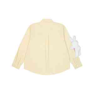เสื้อเชิ้ตฟรุ๊ตตี้แรบบิท ผ้าอ็อกซ์ฟอร์ด แขนยาว ทรงปกติ พร้อมลายปักที่อกซ้าย และดีเทลแขนเสื้อแต่งขนกำมะหยี่ - Product Image 2