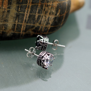 yunnique <b>Stud</b> <b>Earrings</b> Crown Shape Zircon Stones Claw Setting <b>Black</b> And White Fashion Jewelry - Product Image 3