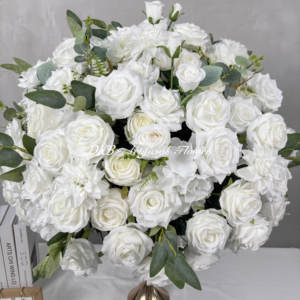 ดอกไม้ประดิษฐ์ทรงกลมหลากสีสไตล์โมเดิร์นแบบกำหนดเองได้ สำหรับตกแต่งโต๊ะงานแต่งงานระดับไฮเอนด์ ทำจากผ้าไหม - Product Image 5