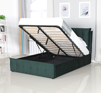 Lit rembourré incurvé de style vintage moderne italien avec cadre en bois pour chambre à coucher