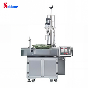 Machine de bouchage automatique pour bouteilles en plastique, contrôle de précision, taux de clic élevé, faible coût, ligne de production de boissons - Product Image 1