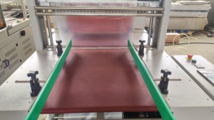 UXF-6030A Máy Đóng Gói Bao Bì Co Giãn Ống Thẳng Tự Động - Product Image 4