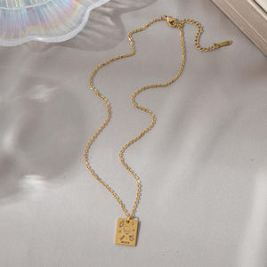 Diseño sentido <span class=keywords><strong>Tarot</strong></span> tarjeta collar esotérico símbolo colgante Acero inoxidable clavícula collar dorado cuadrado joyería para damas - Product Image 6