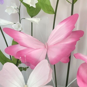 Encantador conjunto de flores y mariposas de papel para bodas caprichosas, fiestas de cuentos de hadas y cambios de imagen en el hogar de ensueño - Product Image 3