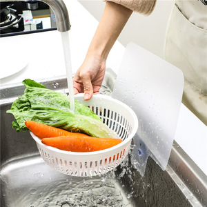 Kitchen sink splash guard, <b>kitchenware</b>, household plastic anti-splash partition, dishwashing and vegetable washing suction cup, - Product Image 1