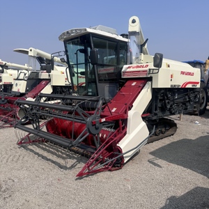Cosechadora Combinada de Segunda Mano para Arroz, Trigo y Maíz, Motor de 135 Hp, Buen Estado, Origen Shandong - Product Image 2