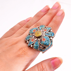 Vente en gros de bague en pierre précieuse lapis corail naturel Bijoux indiens classiques pour mariages fêtes de fiançailles fabriqués par des exportateurs - Product Image 3