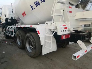 Camion malaxeur à béton 700 utilisé à bas prix de haute qualité pour camions malaxeurs à béton Hino - Product Image 2