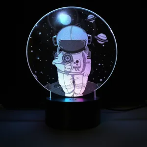 공장 공급자 가장 새로운 LED 밤 빛 차가운 우주인 모양 아크릴 3D 램프 검정 둥근 기초 우주 비행사 3D 빛