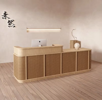 Meuble de salon de beauté de style antique, comptoir de réception de clinique médicale, table de réception en bois et rotin de luxe avec rangement
