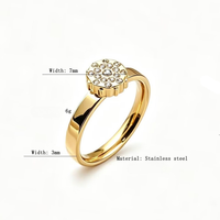 Bague en acier inoxydable en gros, motif étoile à quatre branches, incrustation de strass, dorée, bande de 3 mm, en stock, bague tendance pour femme
