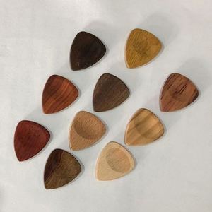 Púa de Guitarra Redonda de Vidrio Aislante de Lujo Personalizada con Logotipo y Cualquier Texto - Regalo Único para Músicos y Regalo Promocional - Product Image 2