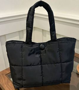 Sac fourre-tout matelassé pour femme, nouvelle collection 2026, sacs à main de créateur tendance, sacs matelassés personnalisés pour femme, vente en gros - Product Image 6
