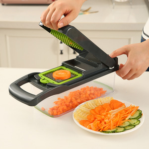 Planche à découper multifonctionnelle verte en ABS et acier inoxydable pour la cuisine, outil spécialisé pour trancher les légumes et les concombres - Product Image 1