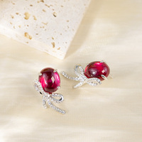 925 Sterling Silber Rhodium-Plattiert Cabochon Rubinroter Korund Schleifenohrringe mit Weißem Zirkonia-Besatz Schleifenknoten Damen Hochzeit Party Geschenk