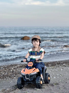 Auto Elettrica per Bambini, Moto Giocattolo a Quattro Ruote con Batteria, Passeggino per Bambini e Bambine con Telecomando - Product Image 5