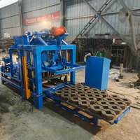 Machine professionnelle de fabrication de briques / machine à blocs de béton pour l'industrie de la construction