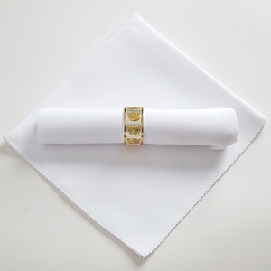 Servilletas de Tela Cuadradas de Poliéster 100% en Verde Borgoña, Diseño Simple y Económico, para Bodas, Eventos y Decoración de Hoteles - Product Image 1