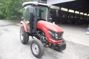 Tractor Agrícola Compacto de 50HP 4WD con Neumáticos Estrechos para Uso en Viñedos y Huertos Frutales - Product Image 4