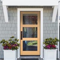 Porte d'entrée en bois massif sur mesure, porte d'entrée moderne en bois avec panneau de verre fin pour les maisons