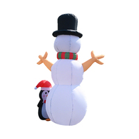 Pupazzo di neve natalizio gonfiabile da 1,8 m con cappello nero, Babbo Natale e pinguino con LED per decorazioni natalizie da esterno.