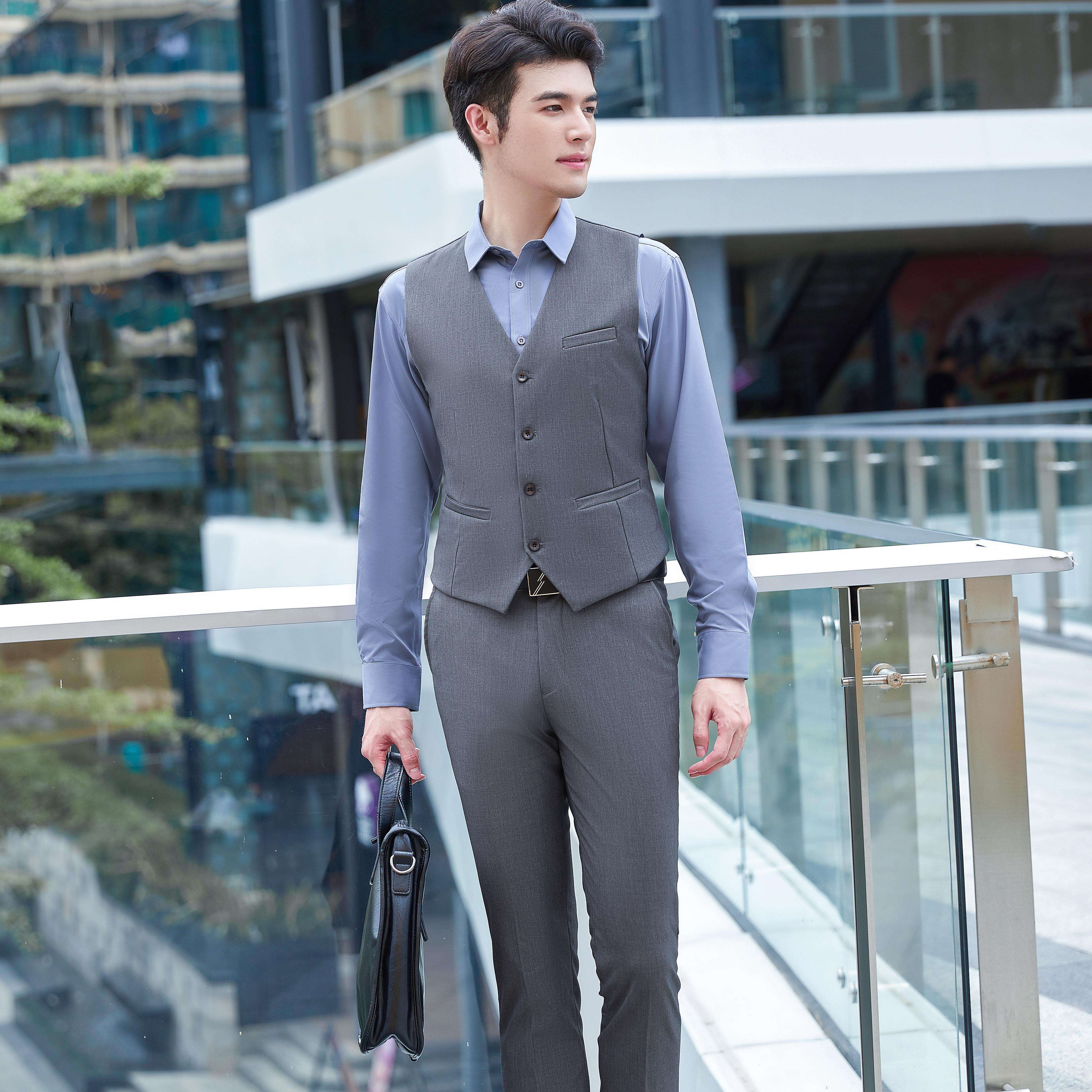 สีเทาเข้ม