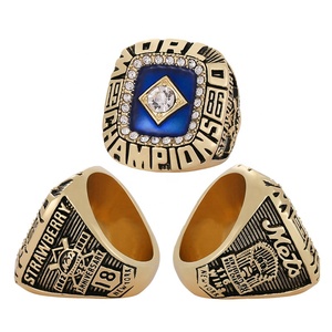 <span class=keywords><strong>Anillo</strong></span> <span class=keywords><strong>de</strong></span> Campeonato <span class=keywords><strong>de</strong></span> Béisbol <span class=keywords><strong>de</strong></span> los Mets <span class=keywords><strong>de</strong></span> Nueva York <span class=keywords><strong>de</strong></span> 1986, <span class=keywords><strong>Anillo</strong></span> Clásico Deportivo <span class=keywords><strong>de</strong></span> Aleación Chapado en Oro para Regalo, Fiesta <span class=keywords><strong>o</strong></span> Aniversario - Product Image 1