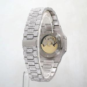 Reloj de Pulsera de Acero Inoxidable de Alta Calidad con Diamantes de 40 mm para Ocasiones de Negocios y Casuales Disponible al Mejor Precio del Mercado - Product Image 2