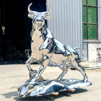 Grande statue de taureau décorative d'extérieur en acier inoxydable 304 avec surface polie miroir, sculpture animale 3D en forme de bétail