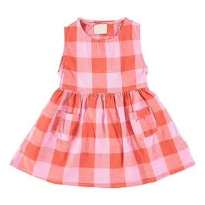 Neues Design Ärmelloses kariertes Kleid Zurück Aushöhlung kleid Lässiges Baby kleid