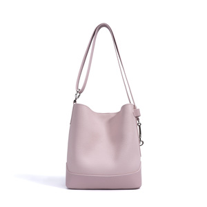 Nouveau <span class=keywords><strong>Sac</strong></span> Seau Grande Capacité Tendance et Simple Style Normcore/Minimaliste en <span class=keywords><strong>Cuir</strong></span> Véritable Motif Litchi pour <span class=keywords><strong>Femme</strong></span> 2026 - Product Image 1