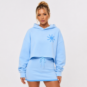 Ensemble jupe et sweat à capuche pour femme en molleton de coton doux, épaules tombantes, tenue deux pièces imprimée, vêtements de détente, logo personnalisé, OEM ODM, usine BSCI - Product Image 1
