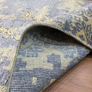 Tapis de couloir moderne en laine TRO-0246, motif abstrait bleu soyeux, tapis de luxe contemporain noué à la main - Product Image 2