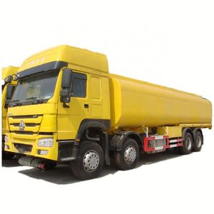 HOWO 8x4 New 400HP 30T Palm Oil Tanker Truck with Fuel Tank Capacity - Product Image 5