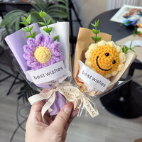 Buket Mawar Rajut Mini untuk Hari Valentine, Hari Ibu & Hadiah Wisuda