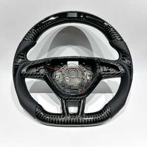 Volante Sportivo in Pelle Perforata in Fibra di Carbonio Nera con LED Personalizzabile in Fabbrica, Adatto per Skoda Octavia RS - Product Image 1