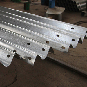 Barrera de Seguridad Galvanizada con Forma de Ola para Carreteras - Product Image 6